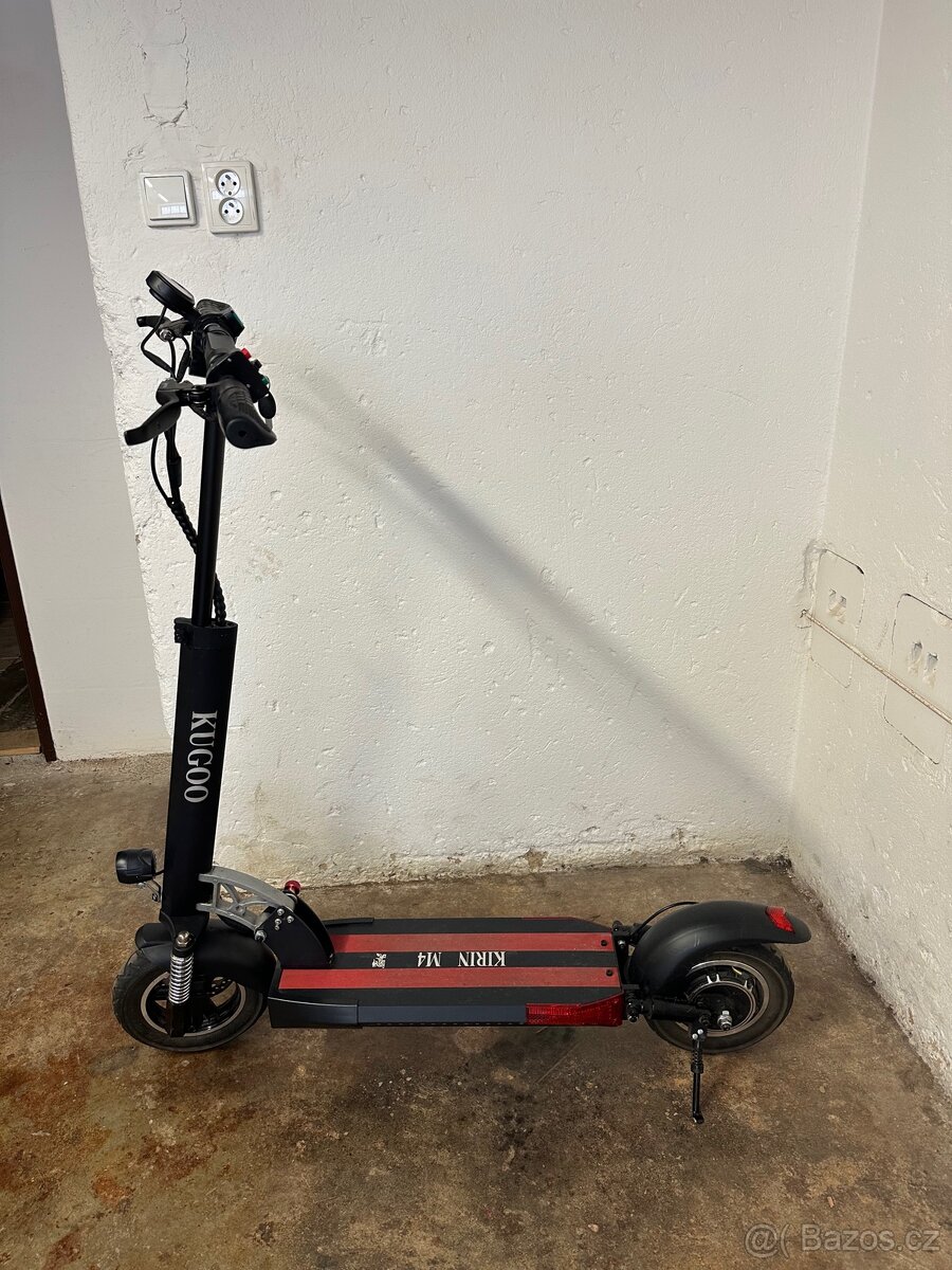 Kugoo Kirin M4 – elektrická koloběžka