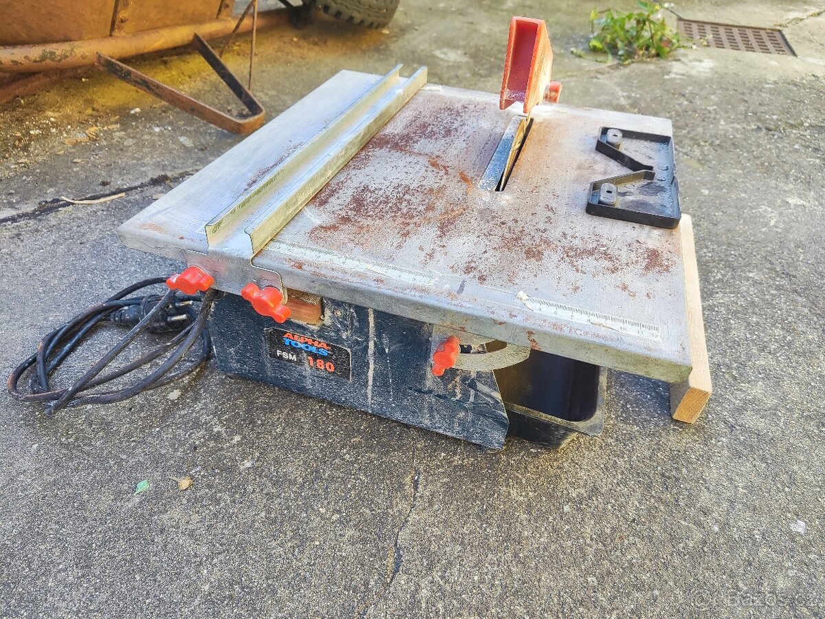 Elektrická řezačka obkladů