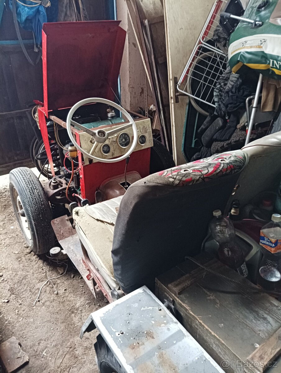 Prodám traktor domácí výroby