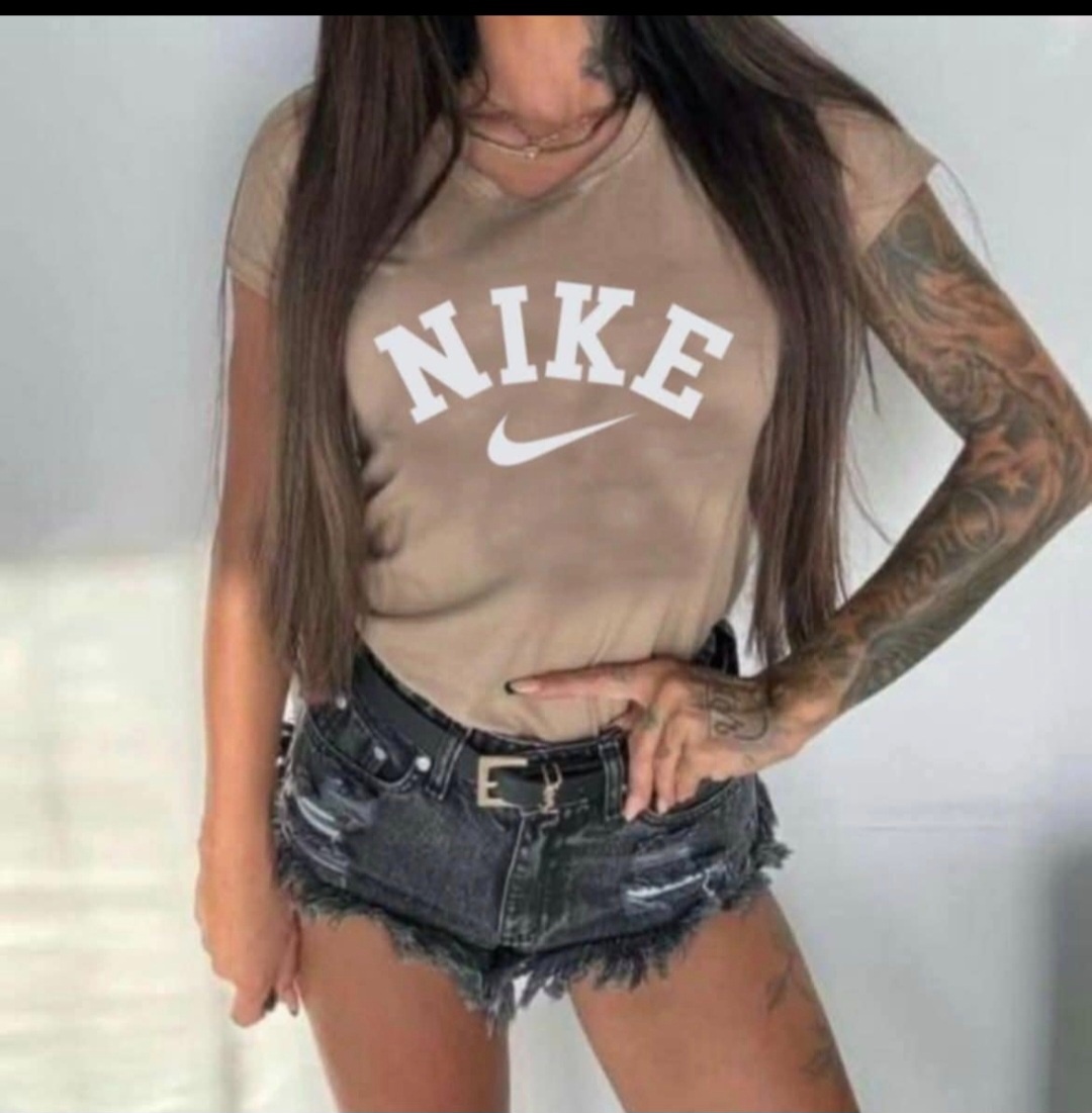 Krásné dámské tričko triko zn Nike-nové