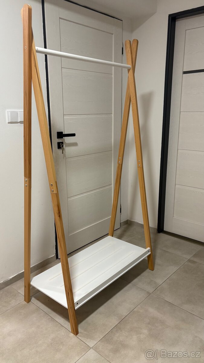 Věšák na oblečení