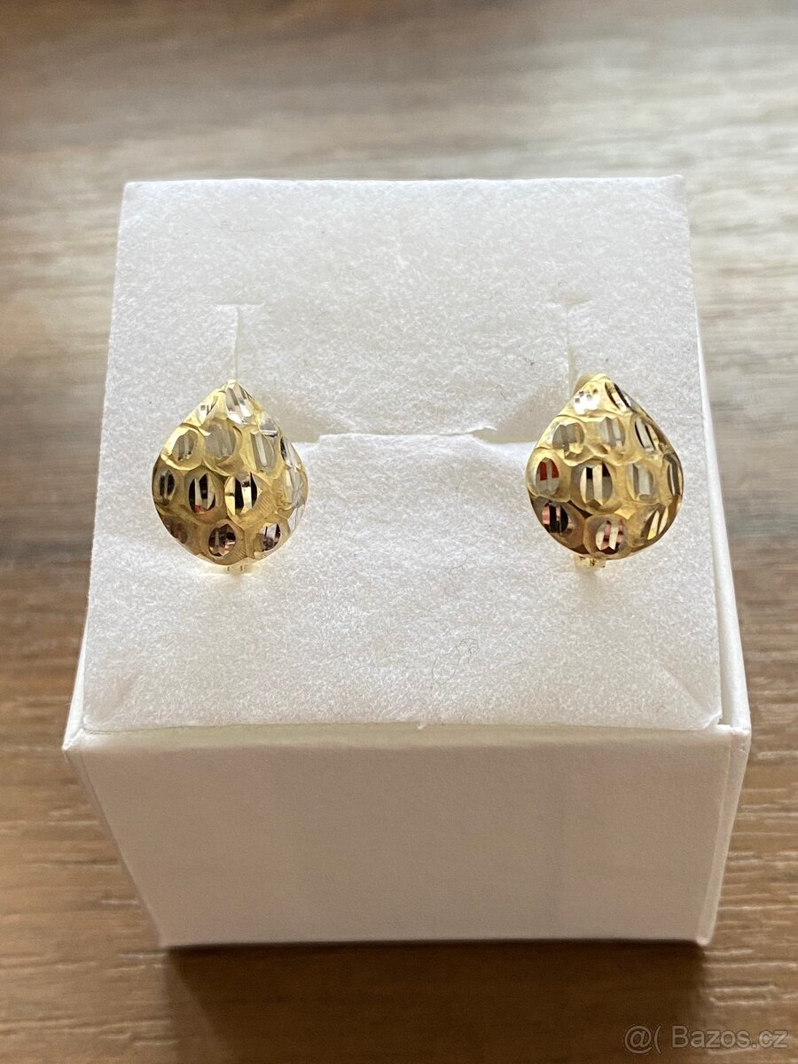 Zlaté náušnice