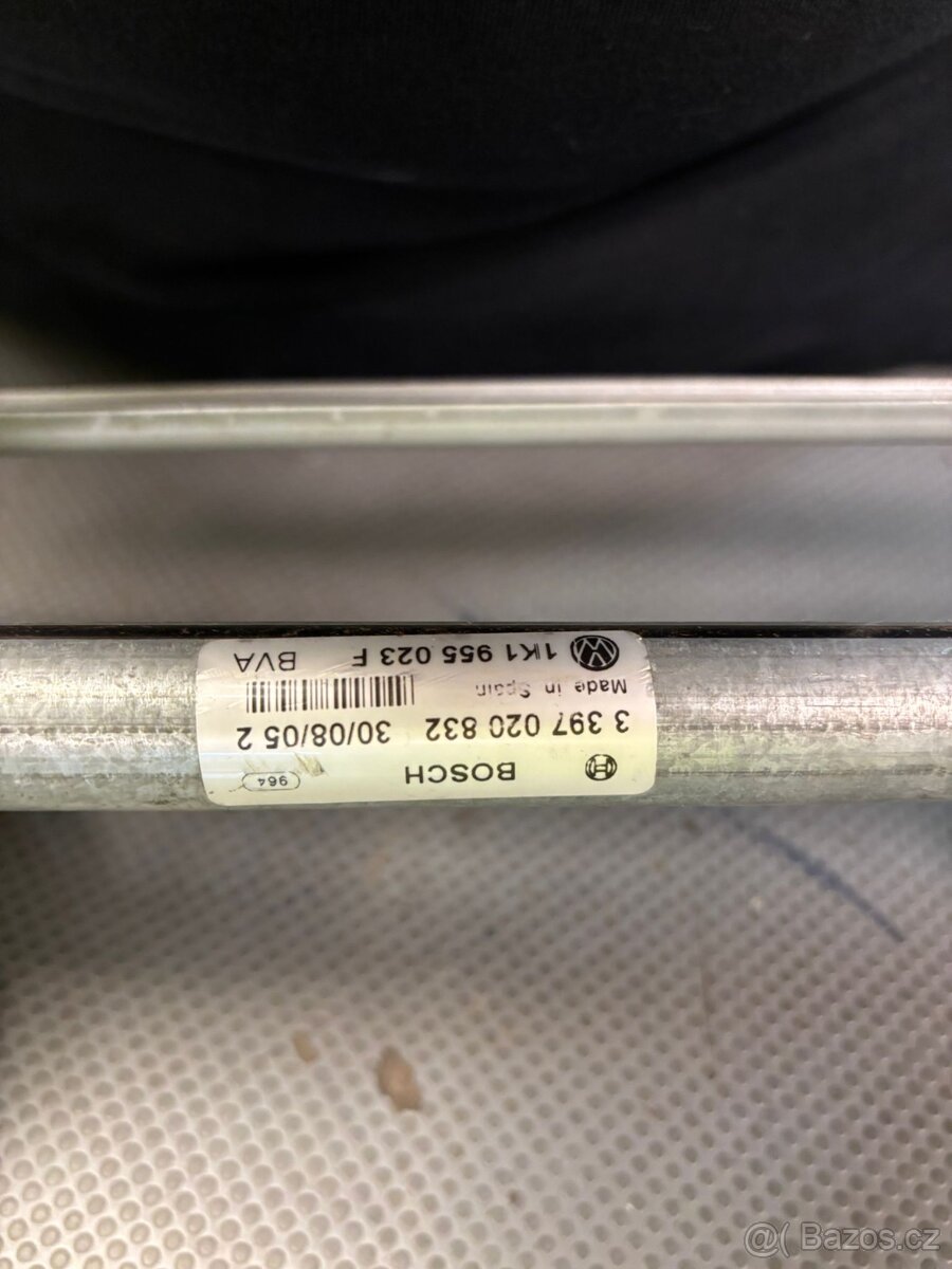 Táhla stěračů s motorkem GOLF V