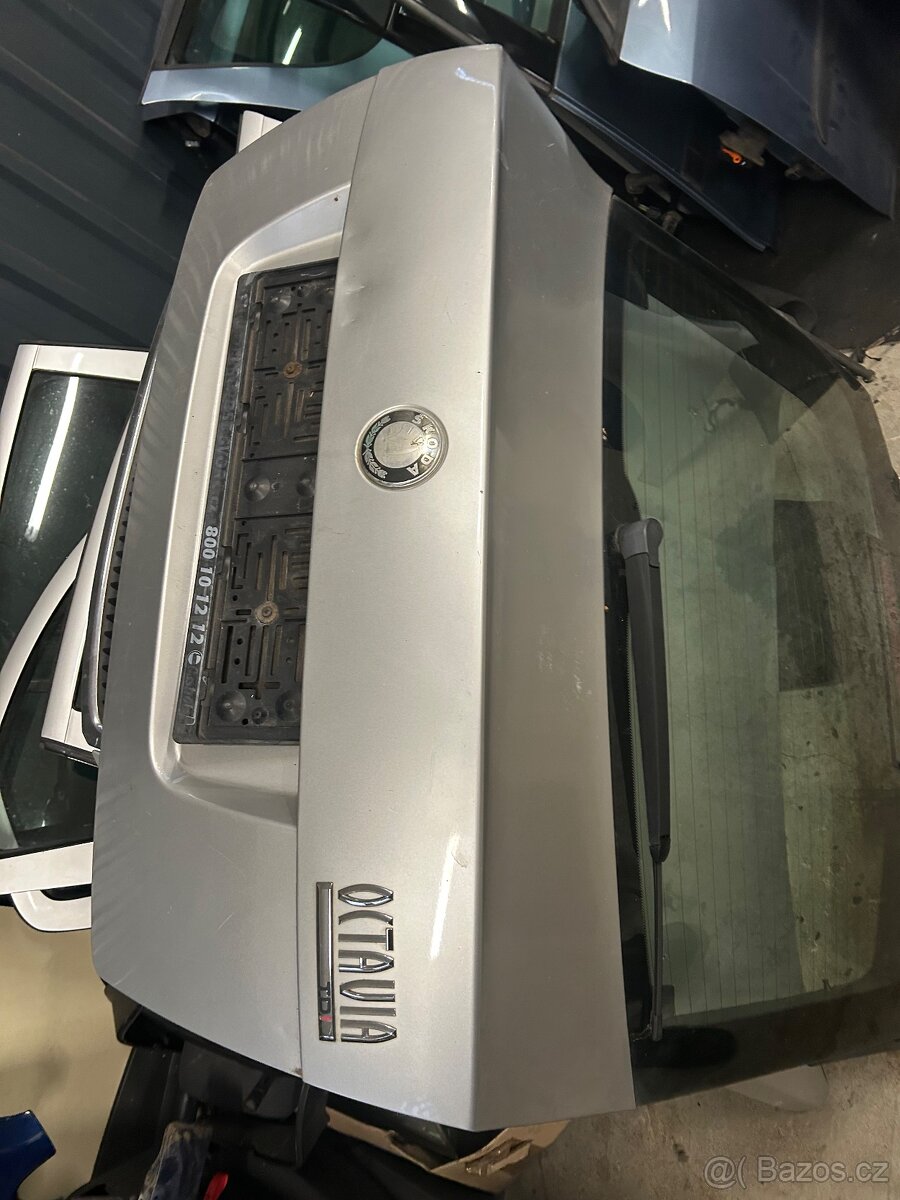 ŠKODA OCTAVIA 2 VÍKO KUFRU, 5 DVEŘE SEDAN