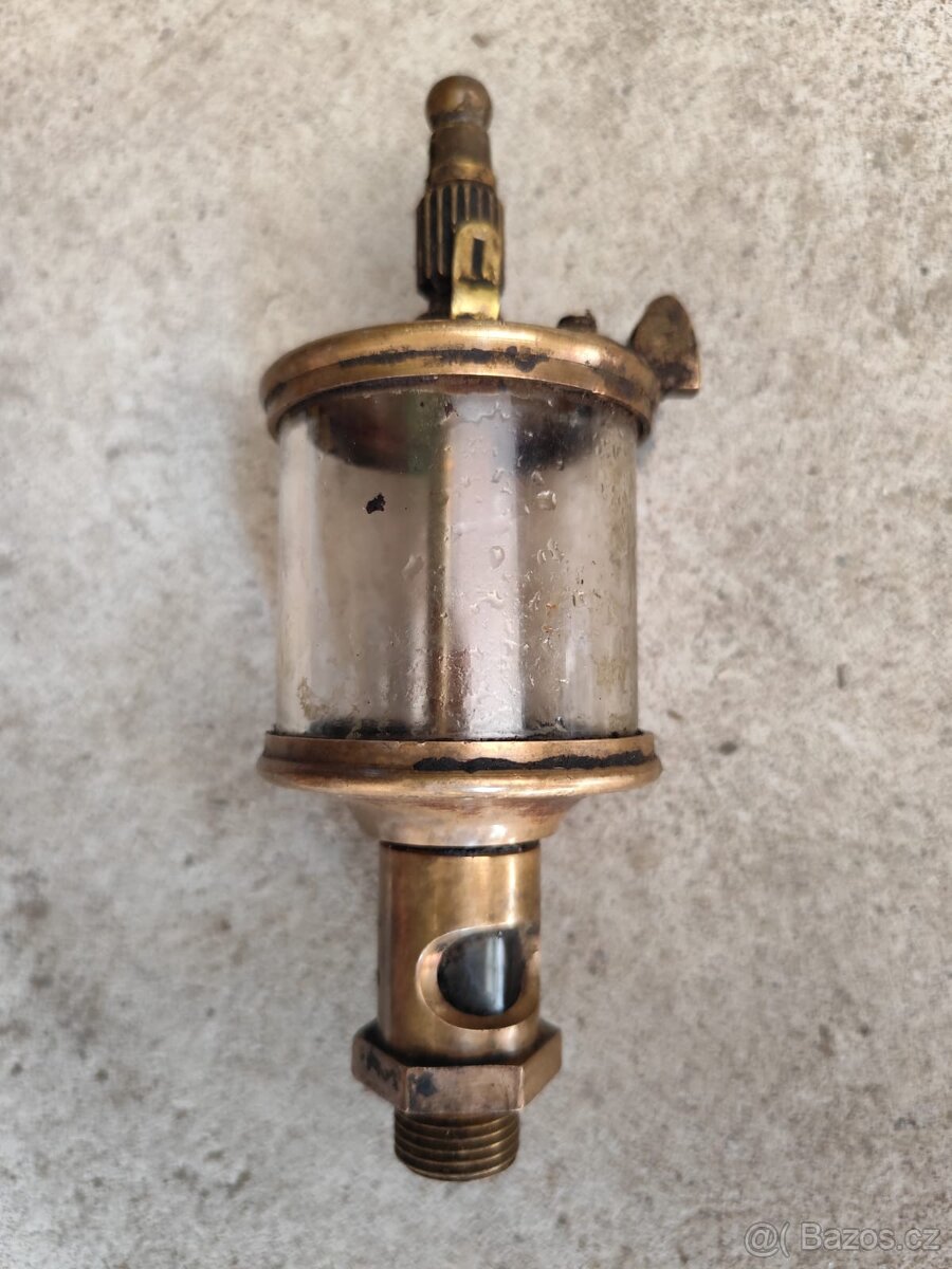 Předválečná velká mazací kapací maznice