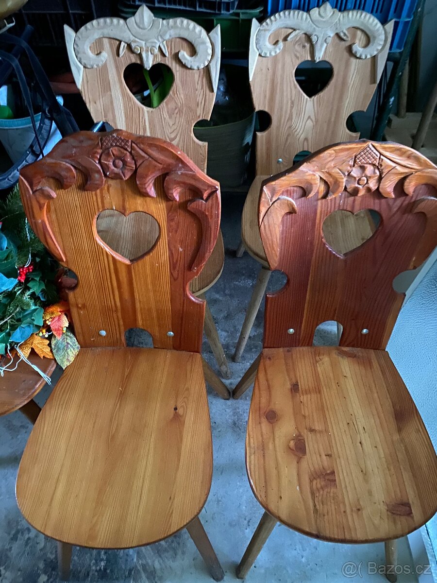 Dřevěné židle