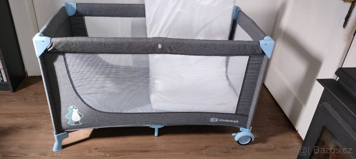 skládací postýlka