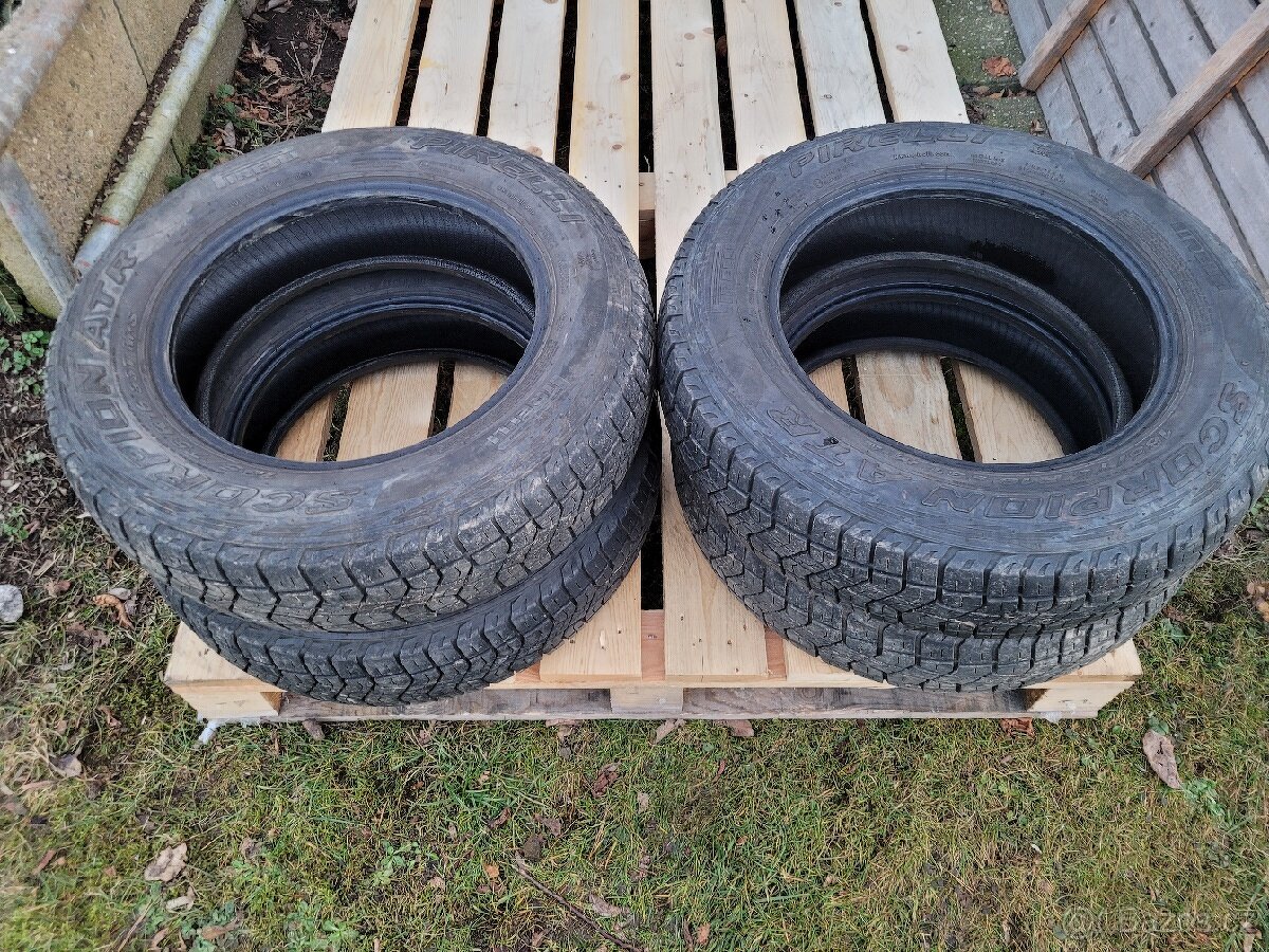185/75 R16 pneu Pirelli do lehkého terénu a silnici
