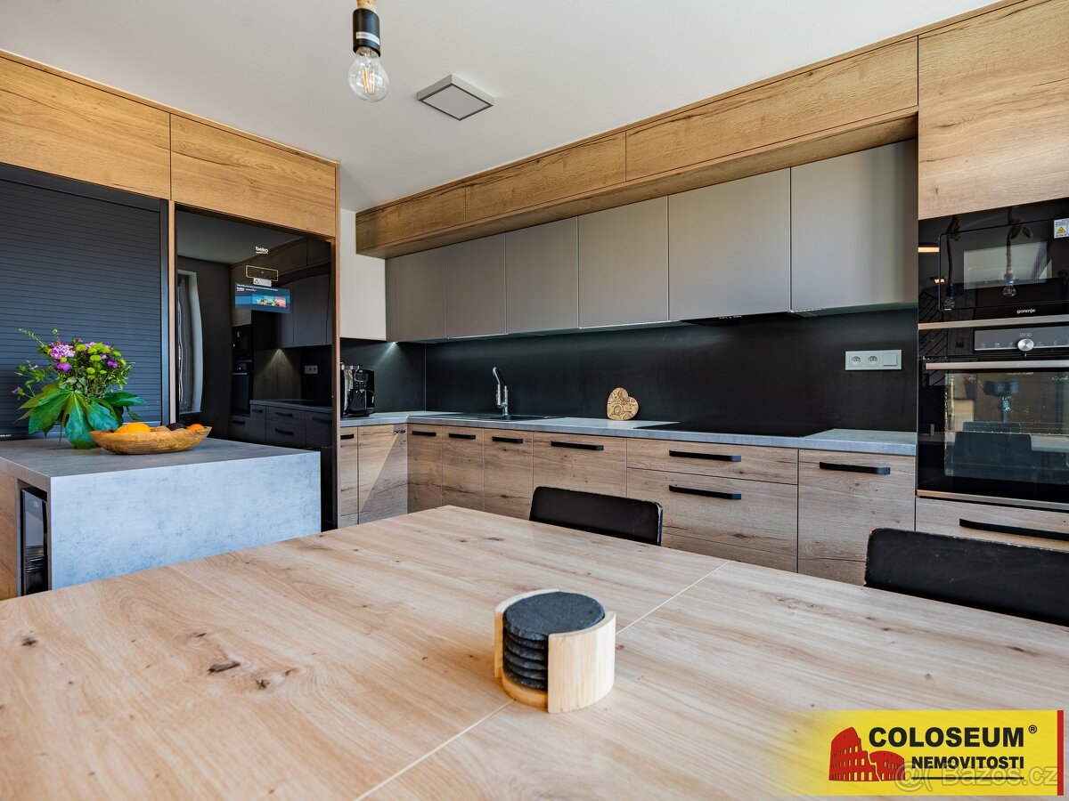 Napajedla, mezonet 4+kk, 102 m2, zahrádka, rekonstrukce – by