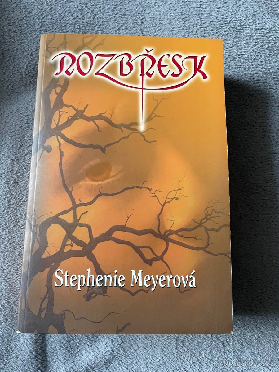 Knihy Stephenie Meyerové Stmivani