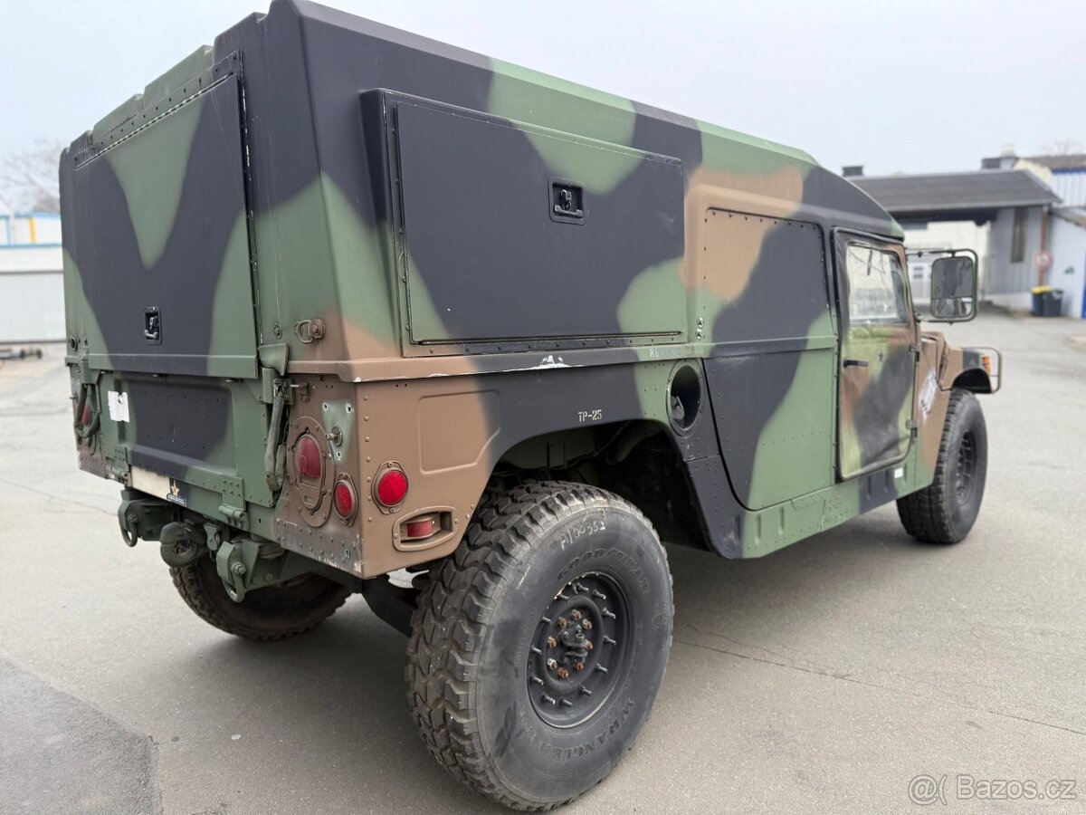 Hummer Humvee