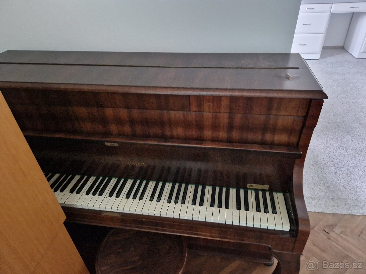 Pianino August Förster