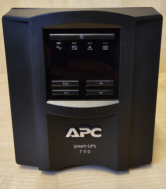 APC UPS - 750 - Záložní zdroj - bez baterie