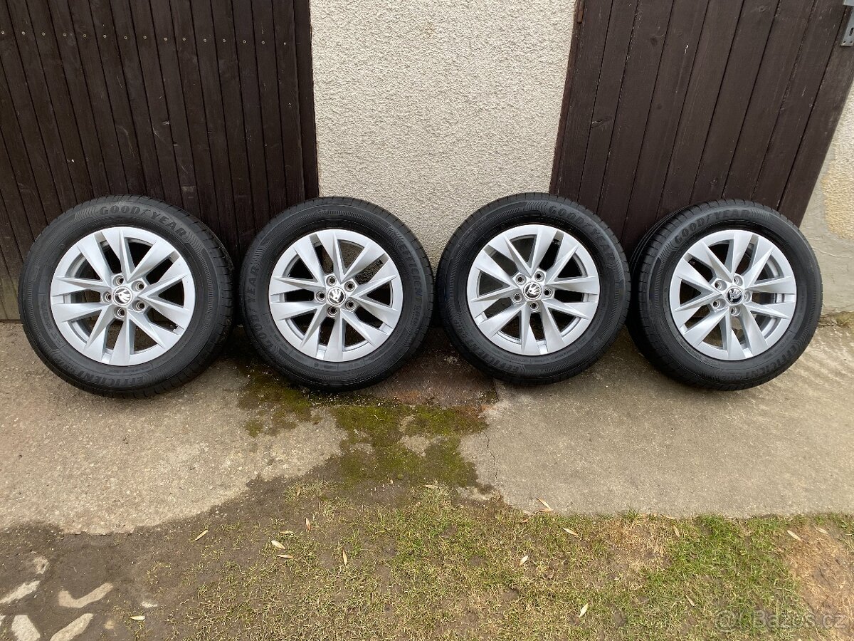 Originál alu kola Fabia 5.5jx15 et40 5x100 + pneu 185/65R15