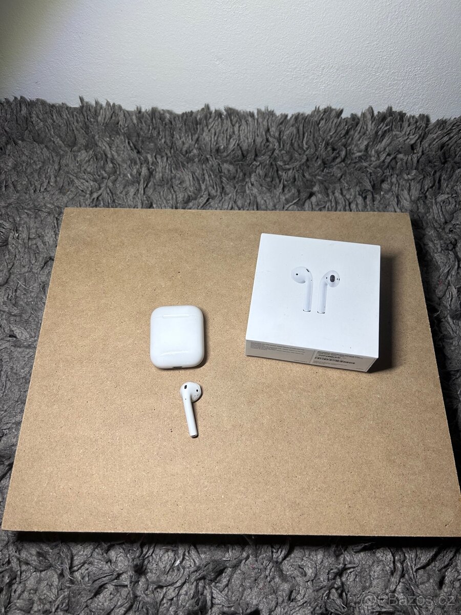 AirPods 2019