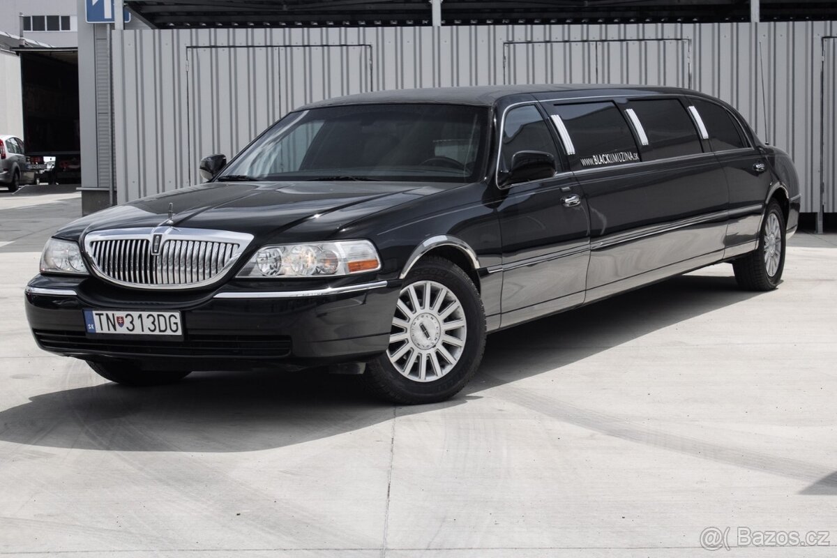 LINCOLN TOWN CAR LIMOUSINE