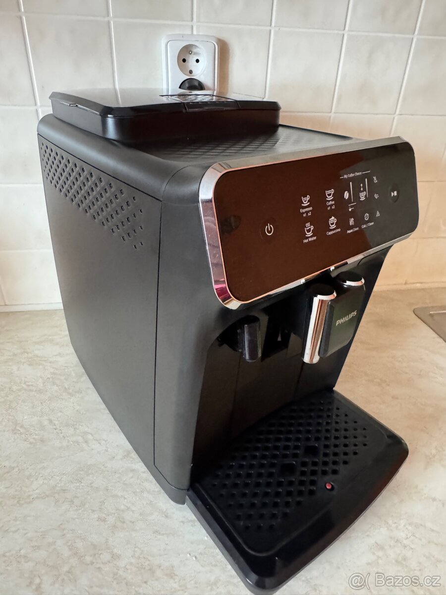Plnoautomatický kávovar Philips Lattego