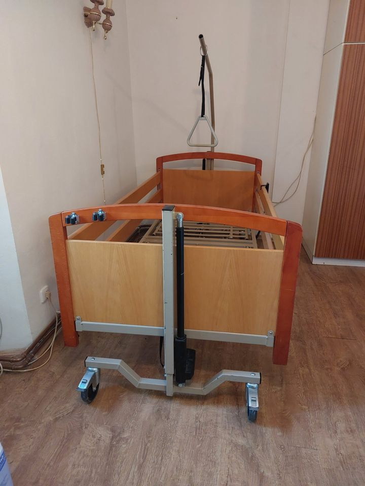 Elektrická zdravotní polohovací postel