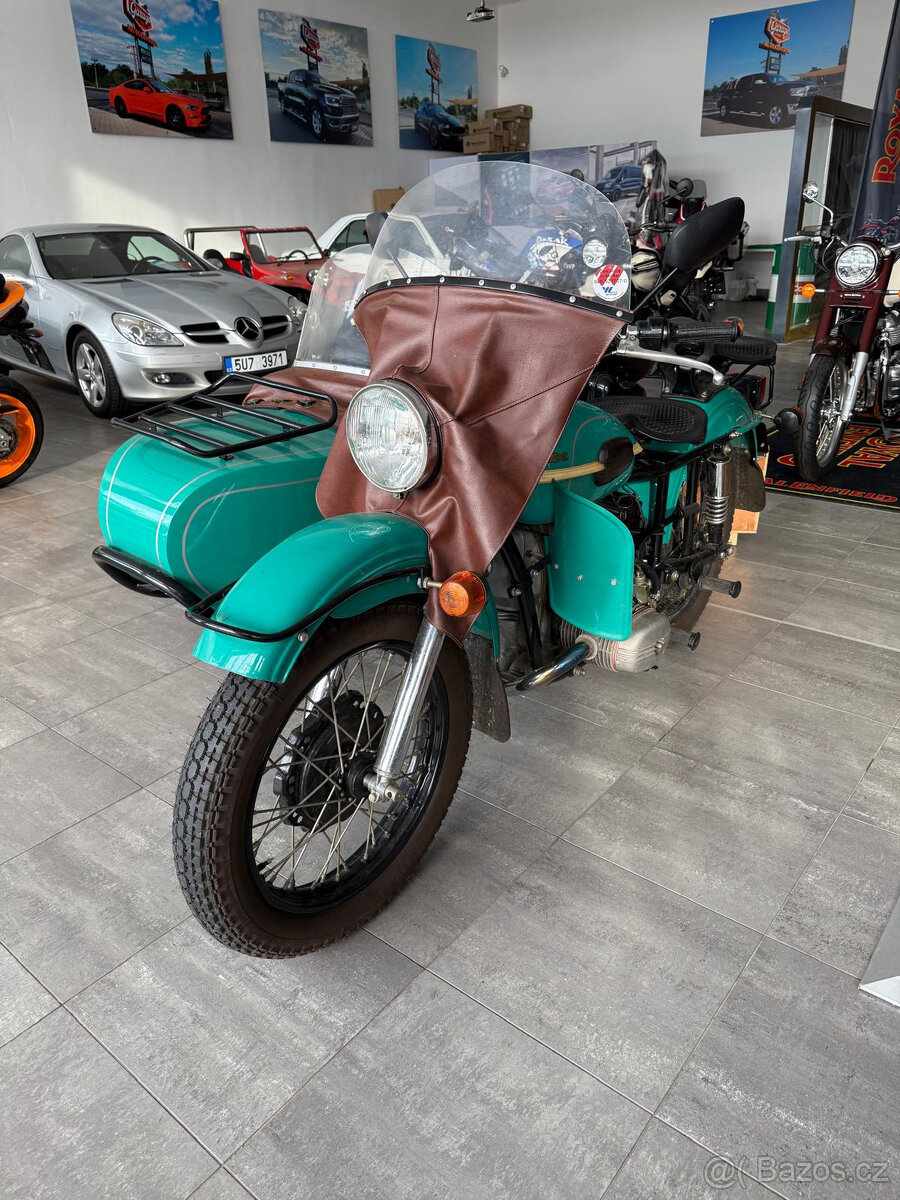 URAL 650 s postranním vozíkem