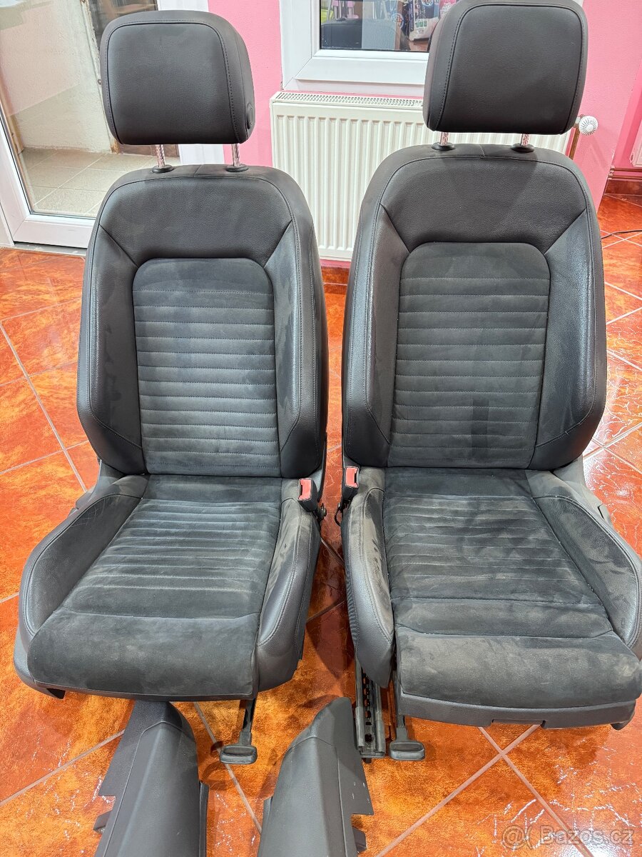 Prodám sadu autosedaček pro VW Passat varianta B8
