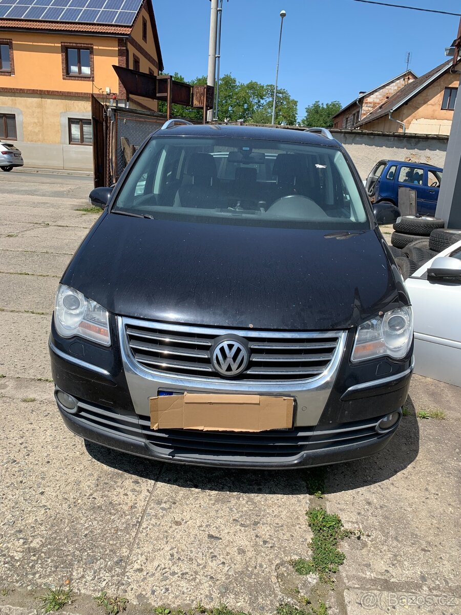 Prodám VW Touran 103 kw na opravu nebo na díly