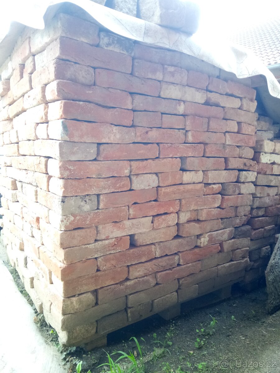 Staré cihle očištěné