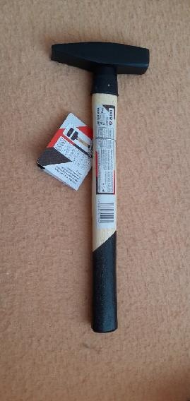 Kladivo zámečnické 300 gr, 300 mm
