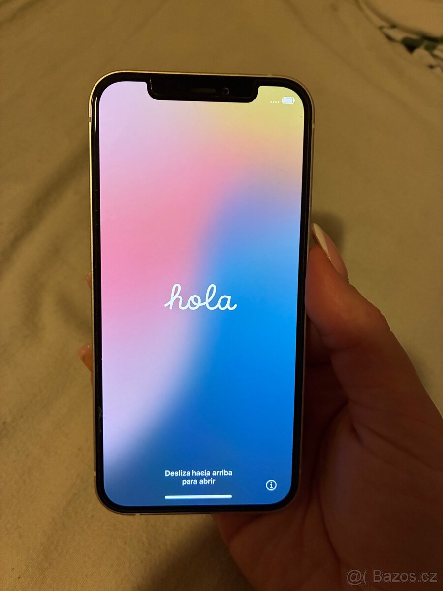 iPhone 12 128GB + ochranné sklo, rychlonabíječka, 4 kryty