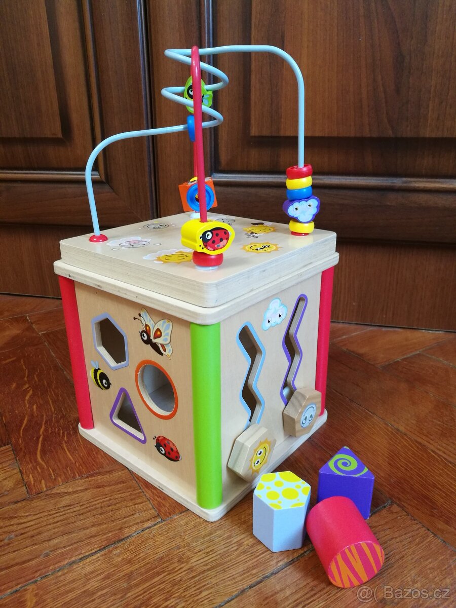 Dřevěná hrací kostka Playtive