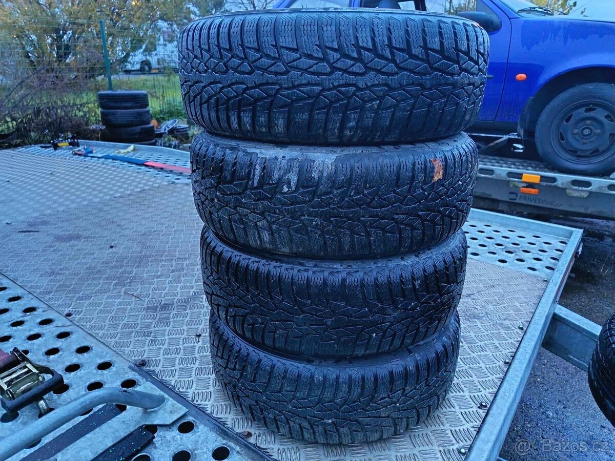 175/65 R14 zimní sada Nokian 6,5-7 mm + disk Peugeot 206