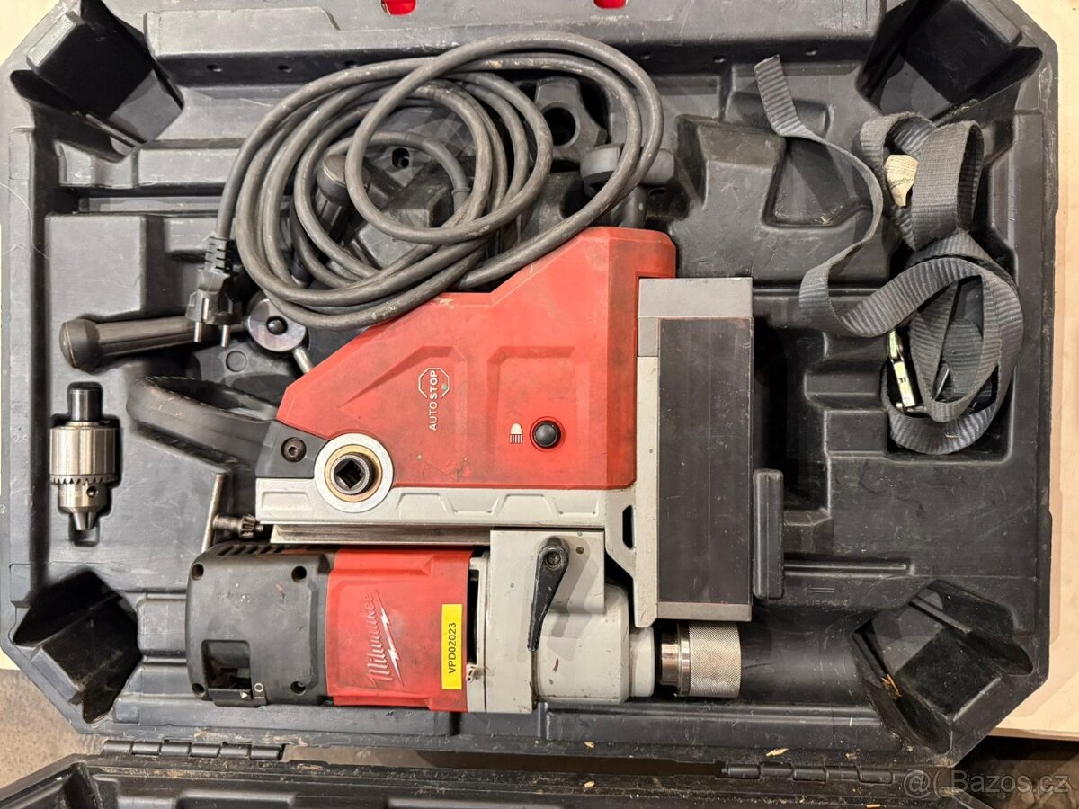 Magnetická vrtačka Milwaukee