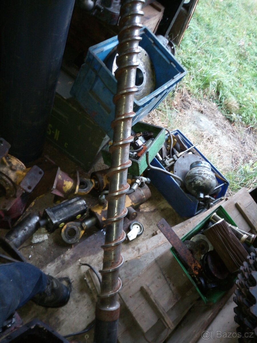 Šnek na briketovaci lis