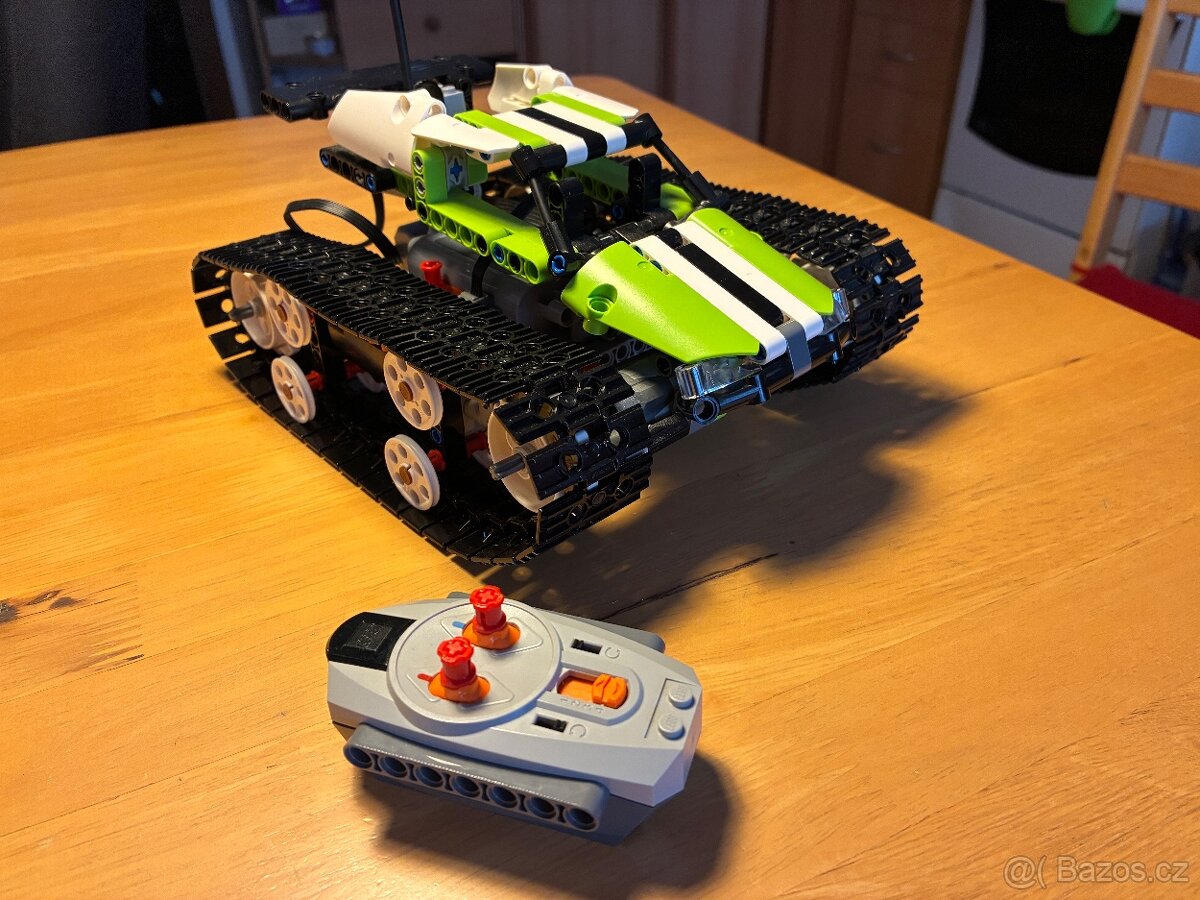 Lego Technic 42065 RC pásový závoďák