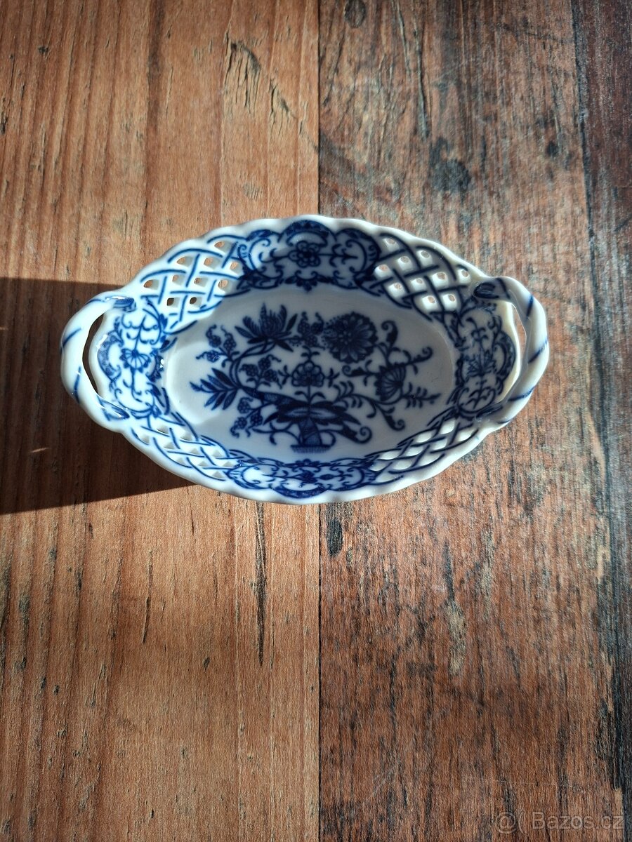 Cibulák - košík prolamovaný 11 cm