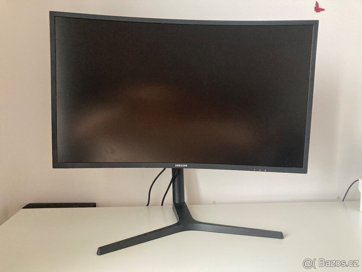 Samsung C32HG70, prohnutý, 32”