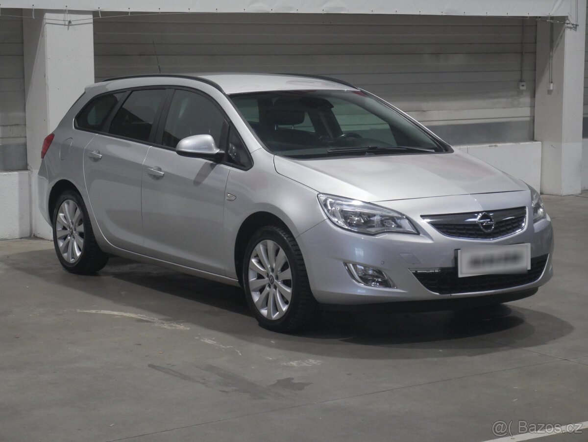 Opel Astra 1.4T , 103 kW benzín, 2011
