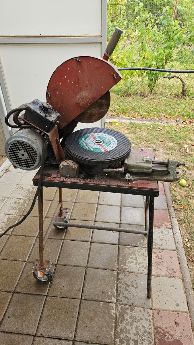 Rozbrušovací pila
