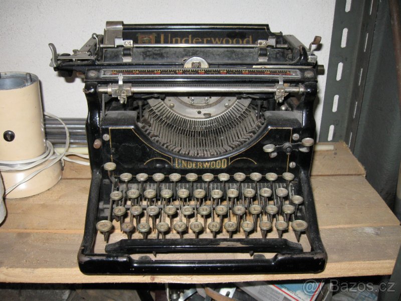 psací stroj Underwood