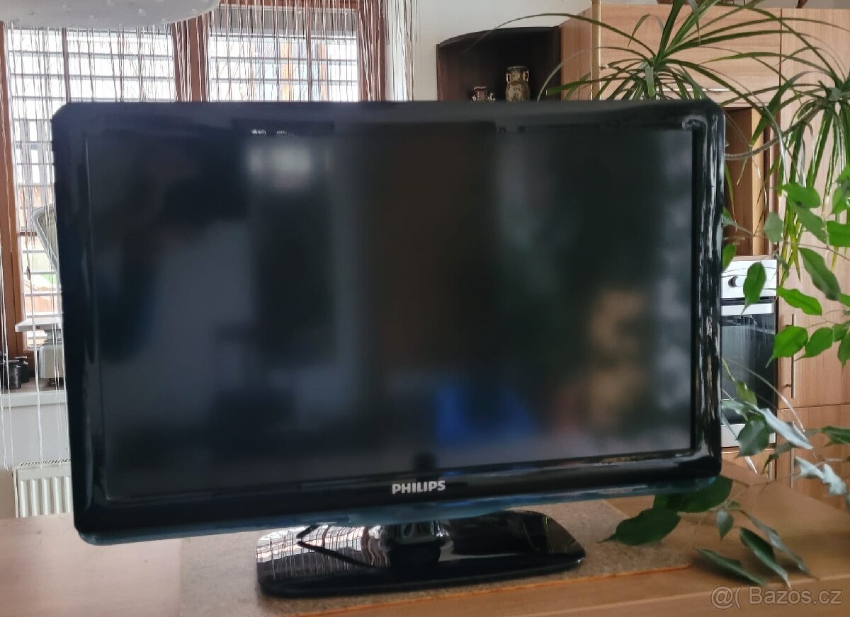 SLEVA - TV s příslušenstvím box ovladače
