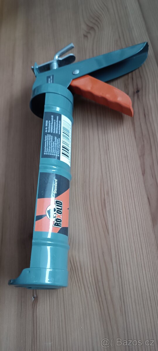 Pistole na kartuše