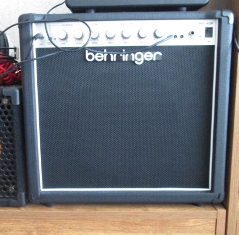 Behringer HA-40R kytarové kombo
