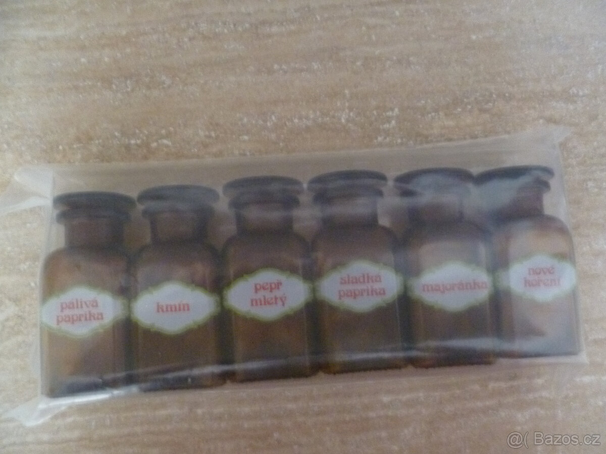 Nová sada skleniček s uzávěrem na koření, 6 ks, levně