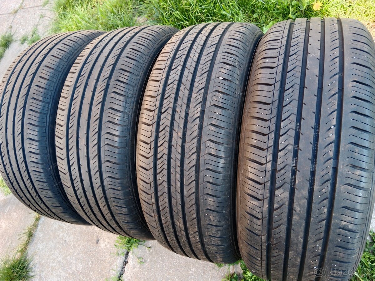 letní pneu 215/55/17 Maxxis