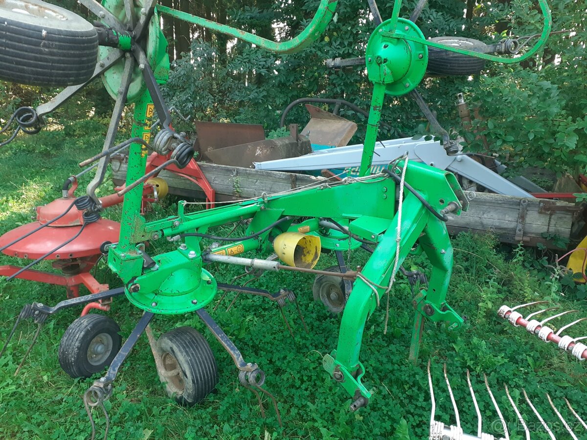 Obraceč sena Deutz-Fahr