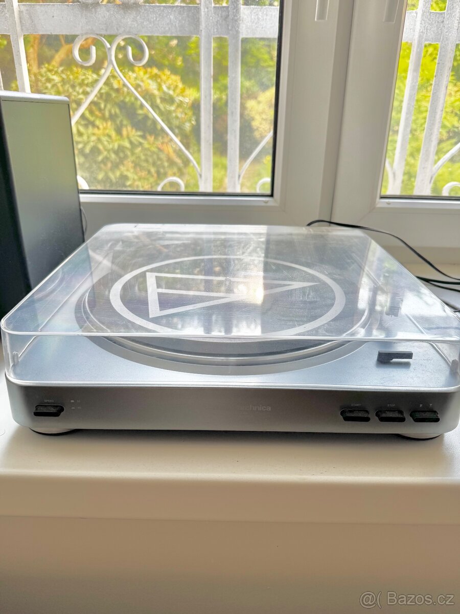 Gramofon Audio-Technica AT-LP60X