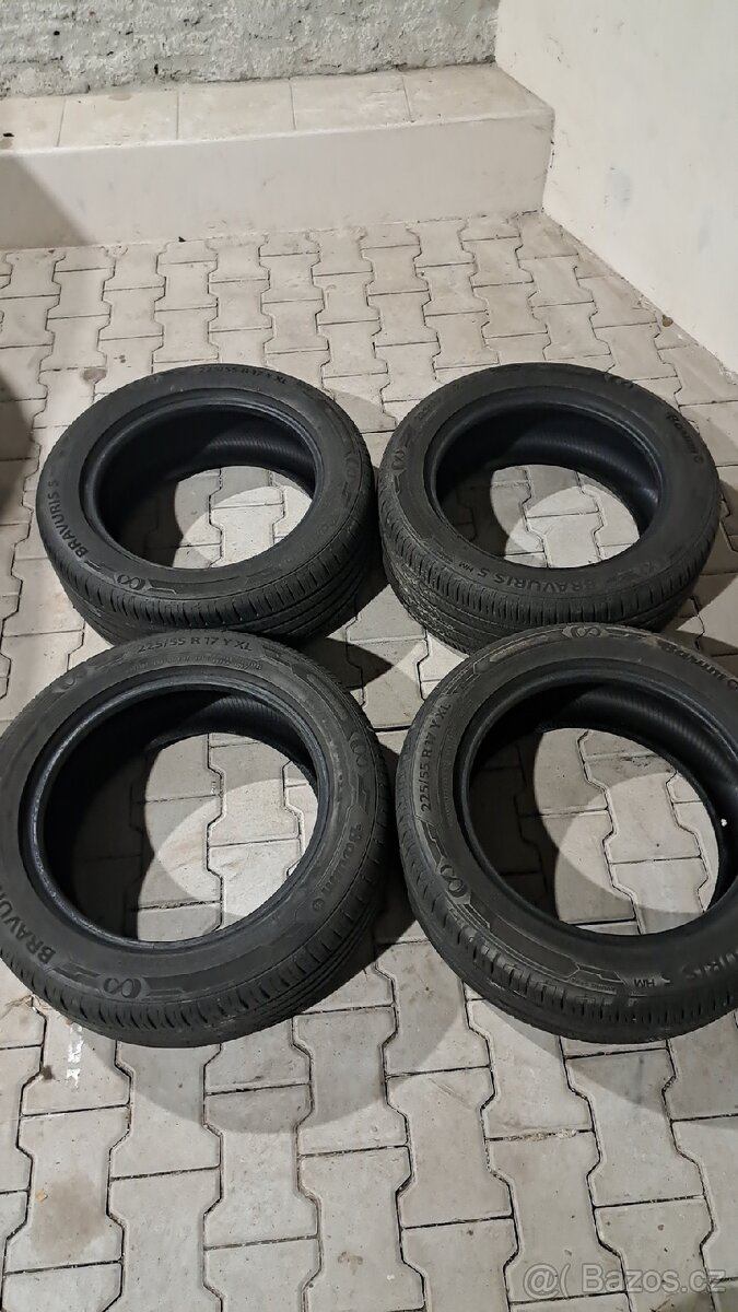 Sada letních pneumatik 225/55 R17 Y XL