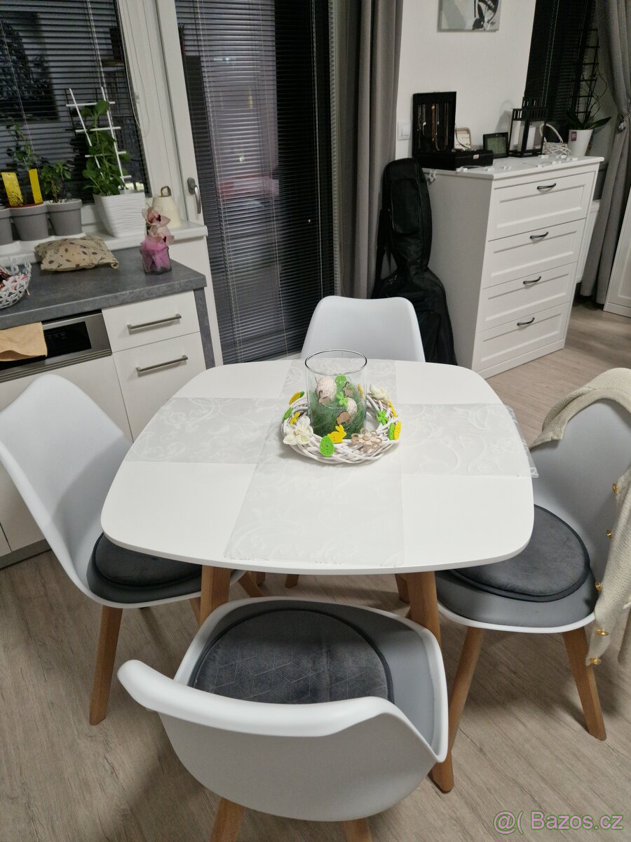 Set 4 jídelních židlí