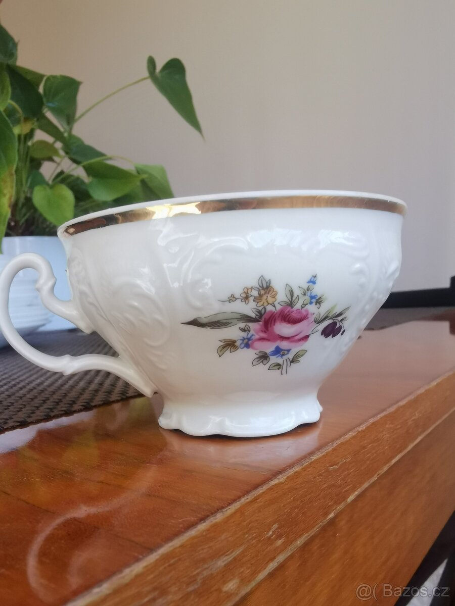 Vintage šálek/ československý porcelán