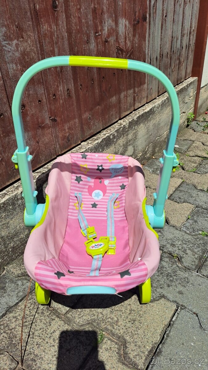 Autosedačka pro panenky Babyborn