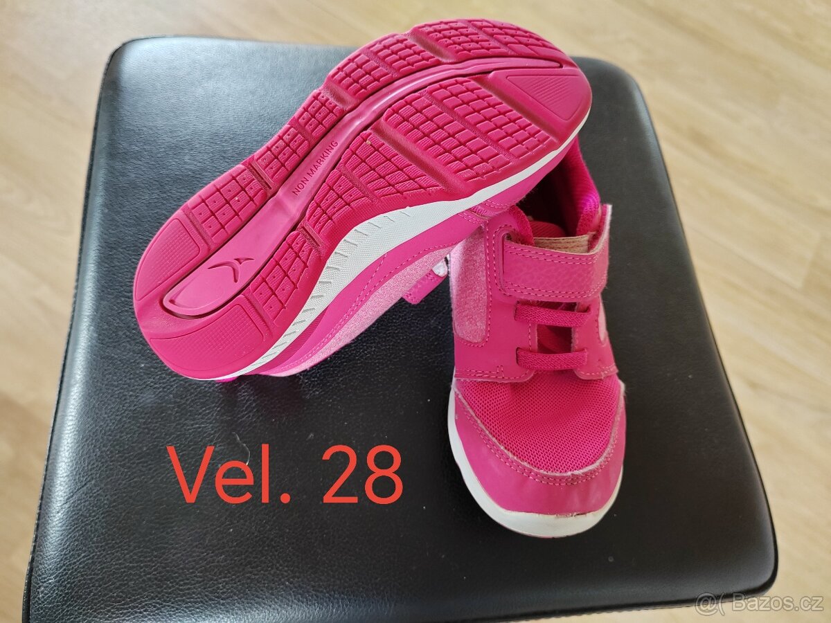 Tenisky do haly vel. 28